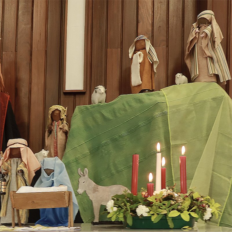 Unlit Advent Candles Methodist Church